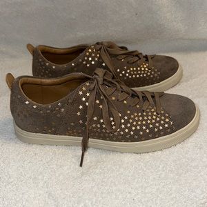 Skechers Street memory foam taupe suede sneakers with gold stars size 8.